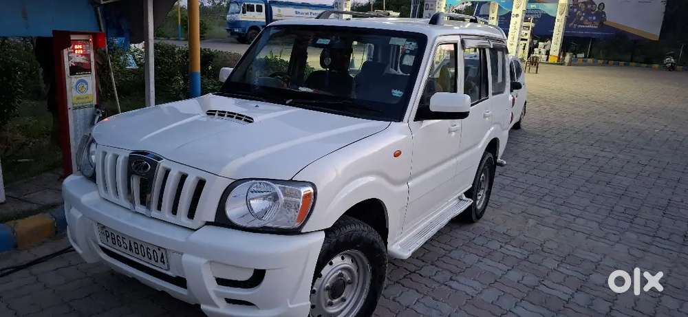 Mahindra Lx