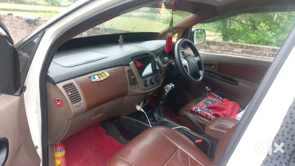 Toyota Innova 2015 Diesel 320000 Km Driven