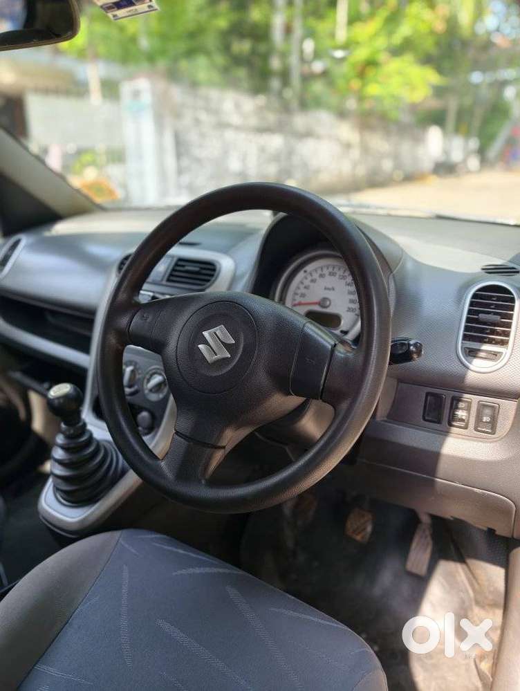 Maruti Suzuki Ritz Vxi, 2011, Petrol