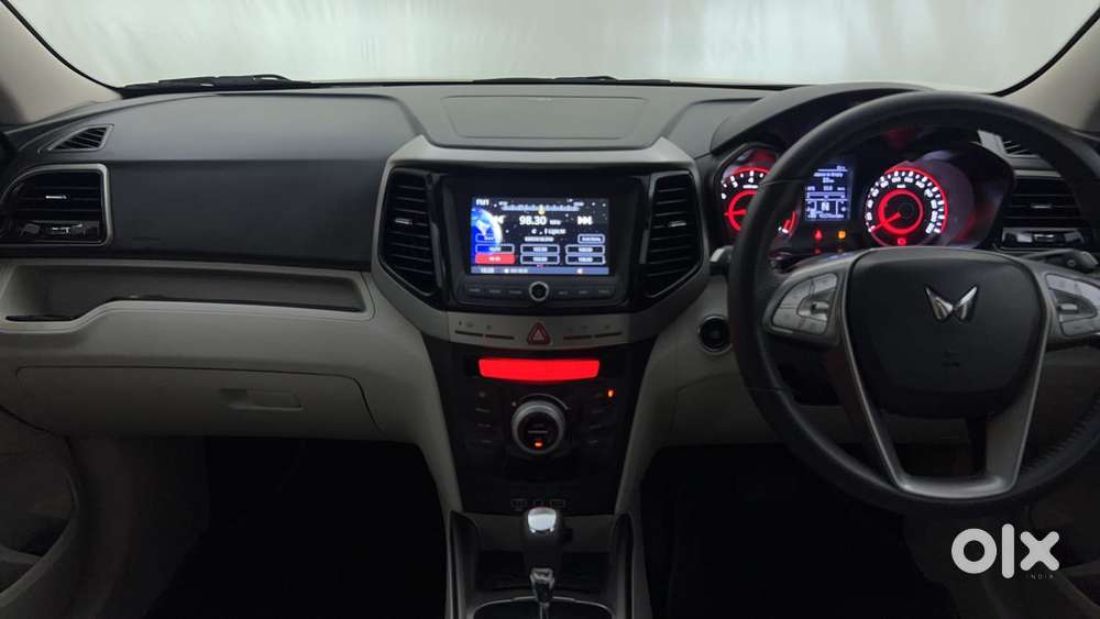 Mahindra Xuv300 1.2 W8 (o) Amt Petrol, 2022, Petrol