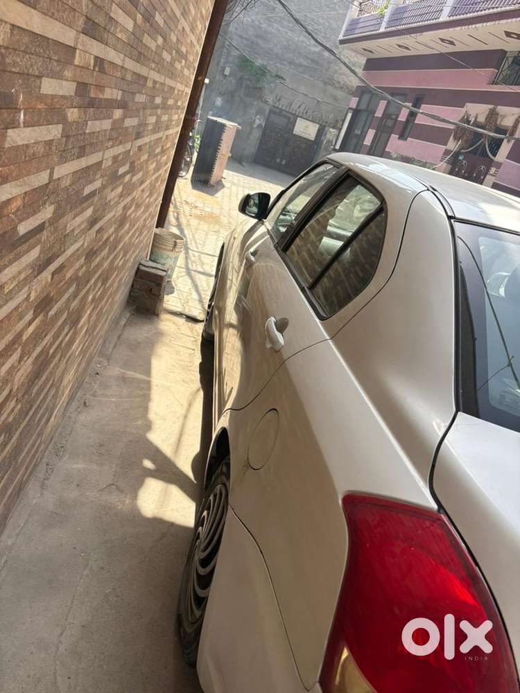 Maruti Suzuki Swift Dzire 2010 Petrol Well Maintained