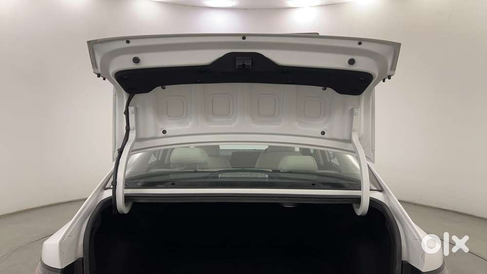 Hyundai Verna 1.5 Sx (o) Vtvt Ivt, 2023, Petrol