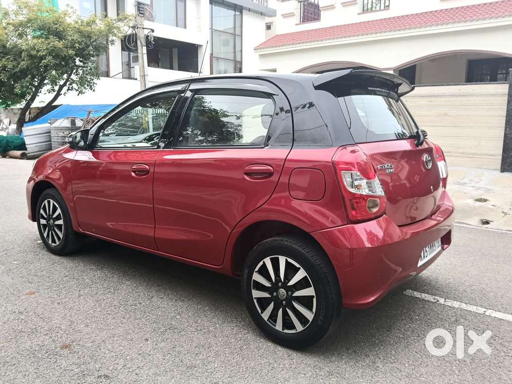 Toyota Etios Liva V Dual Tone, 2019, Petrol