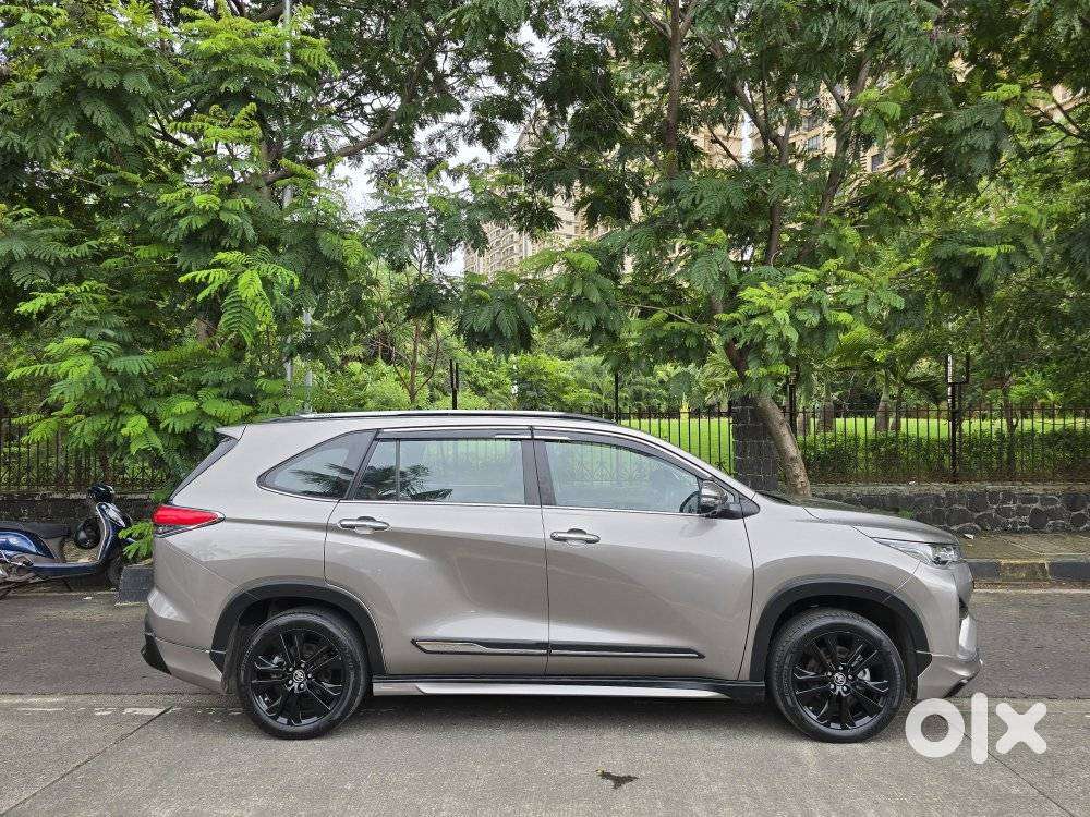 Toyota Innova Hycross 2.0 Zx (o) Hybrid 7 Str, 2024, Petrol
