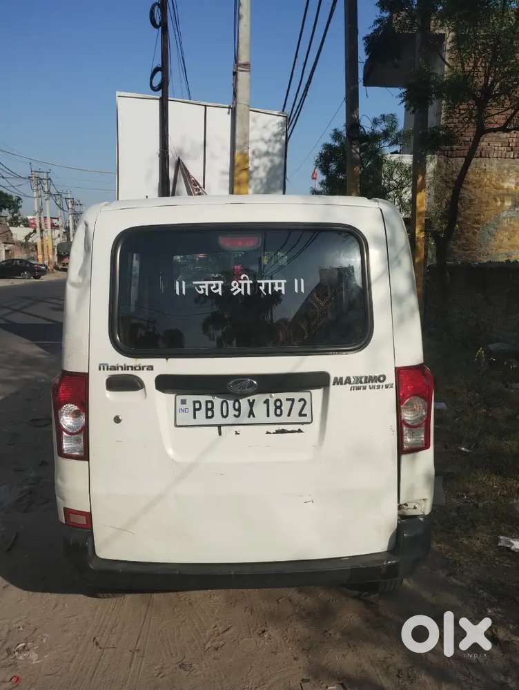 Mahindra Maximo Mini Van