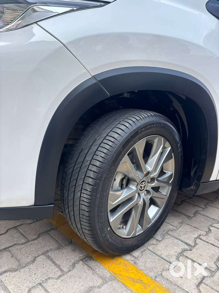 Toyota Innova Hycross 2.0 Zx Hybrid 7 Str, 2024