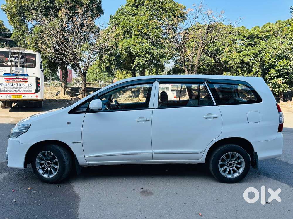 Toyota Innova 2.5 G (diesel) 7 Seater Bs Iv, 2015, Diesel