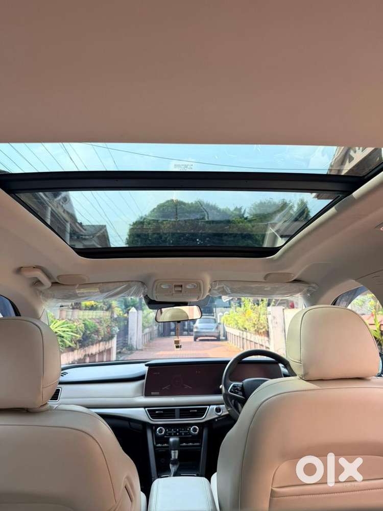 Mahindra Xuv700 Ax7l Petrol Automatic – Premium Condition