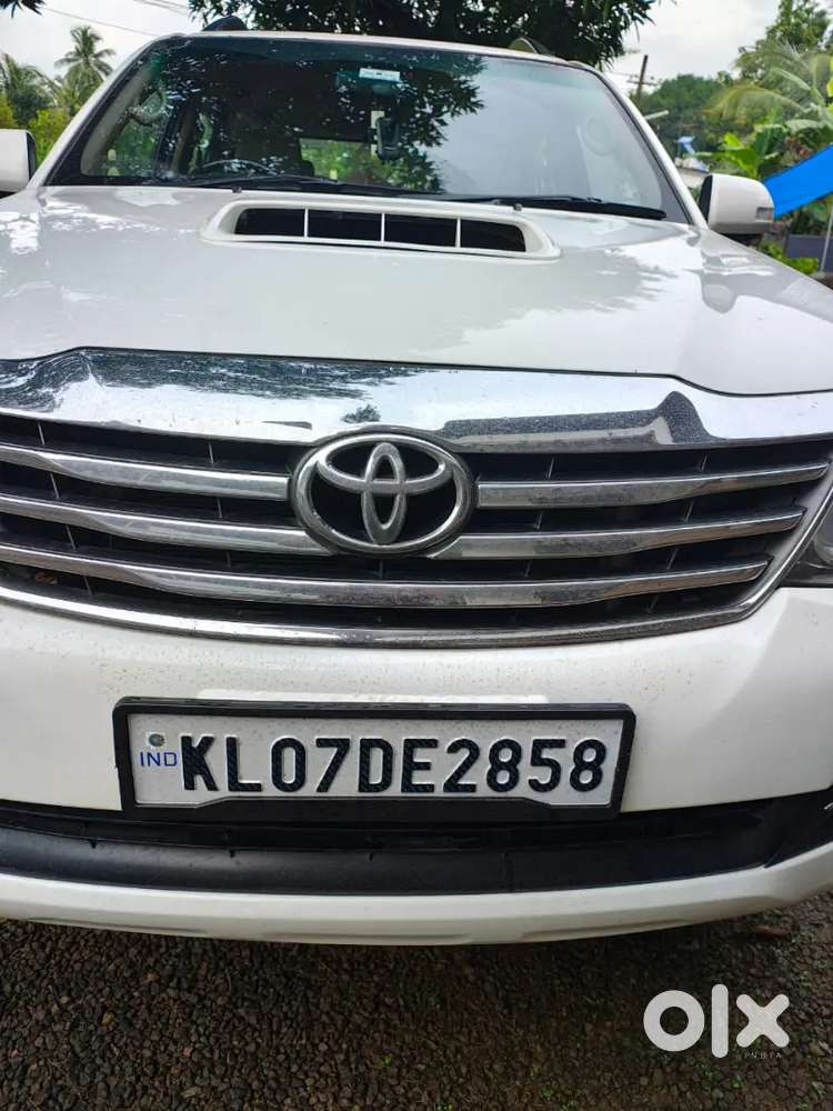 Diesel Automatic Fortuner 112000 Kms Sparingly Used Company Service