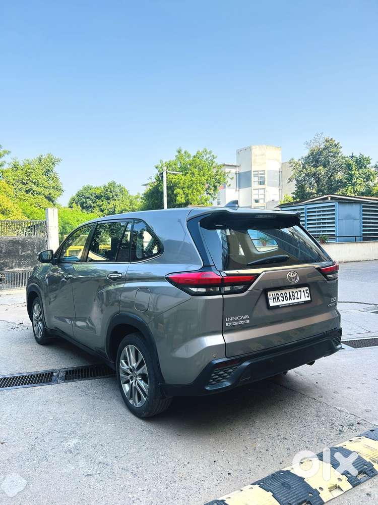 Toyota Innova Hycross 2.0 Zx (o) Hybrid 7 Str, 2023, Petrol