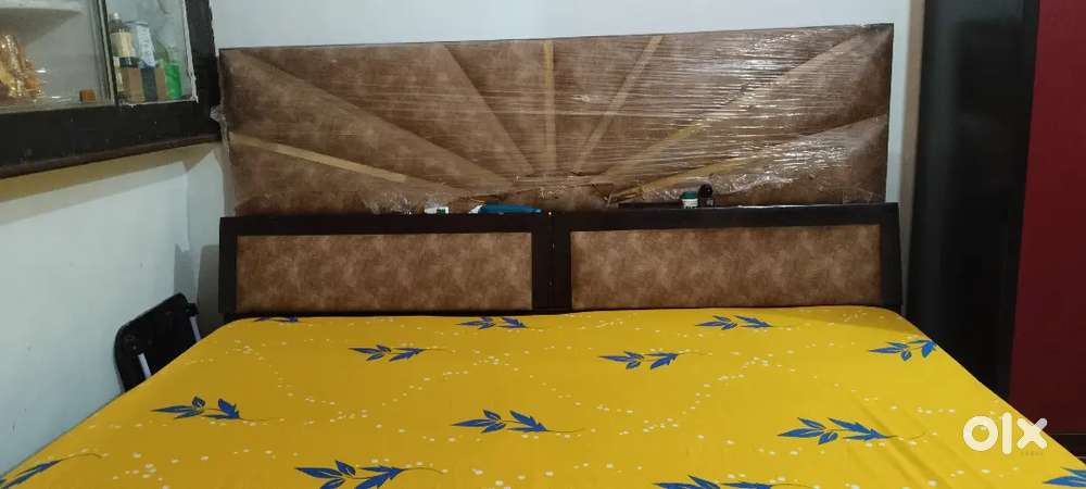 Beautiful and spacious king size bed. with 6inc, 2 mattress