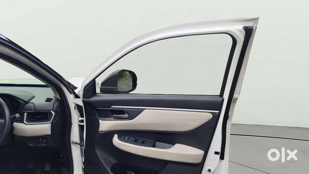 Honda Elevate V Mt, 2023, Petrol