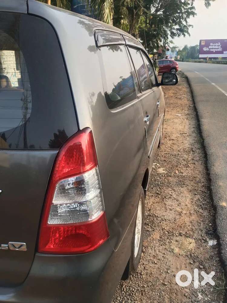 Toyota Innova 2013 Diesel 126000 Km Driven