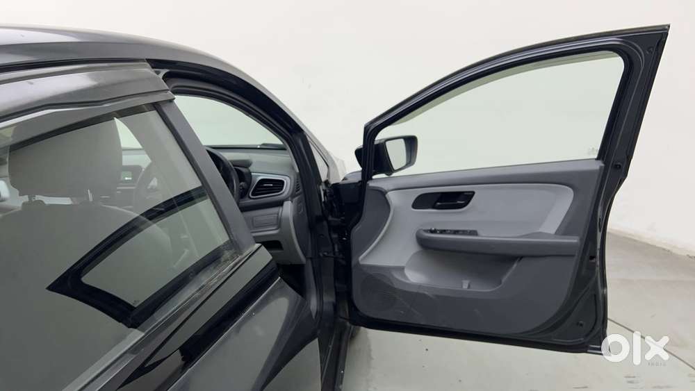 Tata Altroz 1.2 Xm, 2020, Petrol