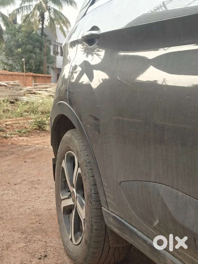 Tata Nexon With Sunroof & Extended Warranty