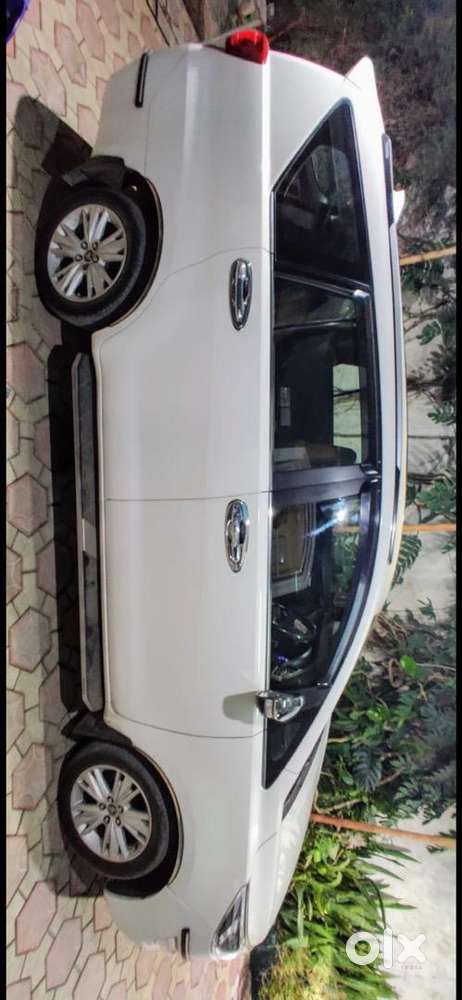 Innova Crysta Z 2.8 Automatic