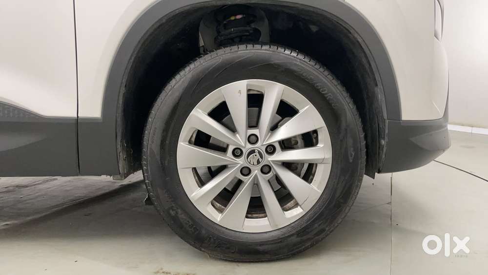 Skoda Kylaq Signature At, 2025, Petrol