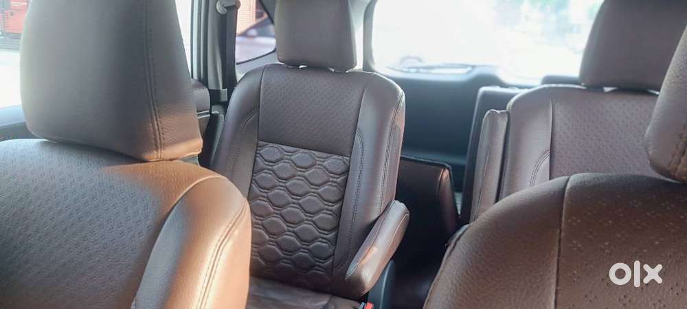 Innova Hycross