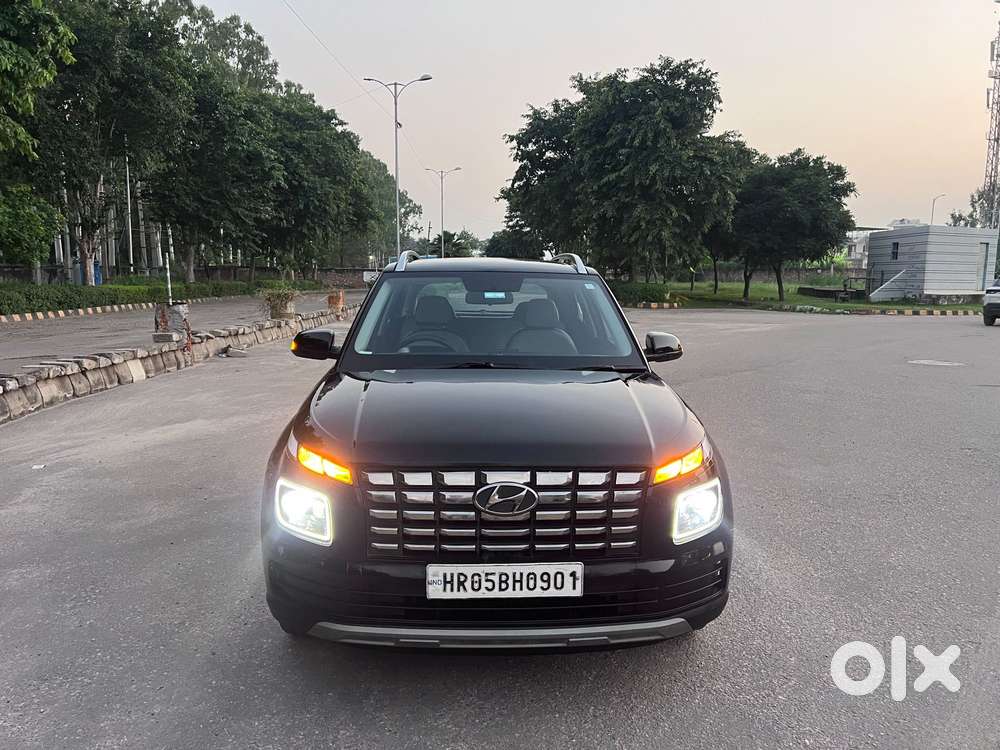 Hyundai Venue 1.0 S (o) Turbo Dct, 2022, Petrol