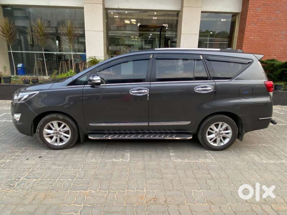Toyota Innova Crysta 2.8 Zx At 7 Seater, 2017, Diesel