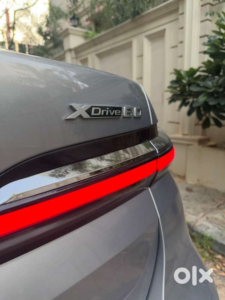 Bmw I7 Xdrive60, 2023, Electric
