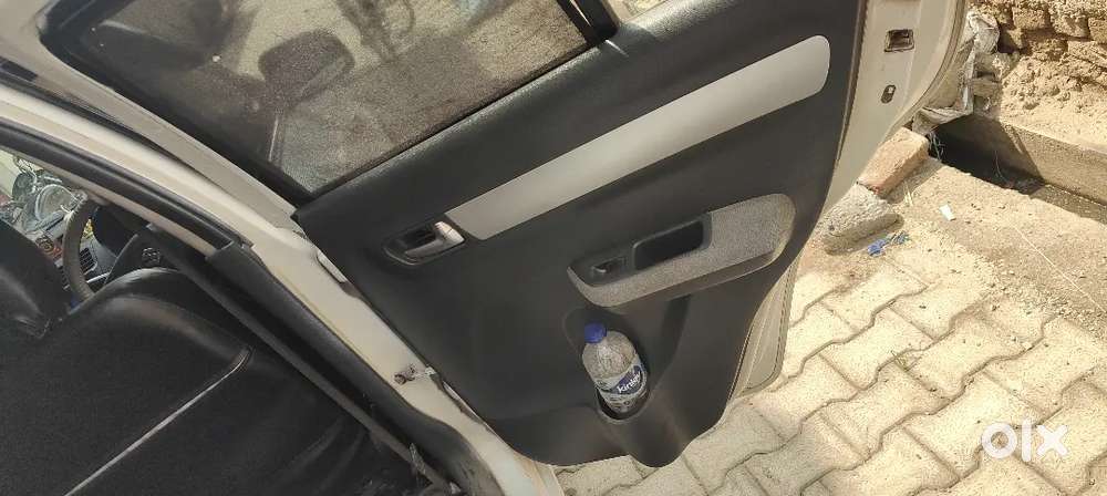 Maruti Suzuki Swift Dzire 2011