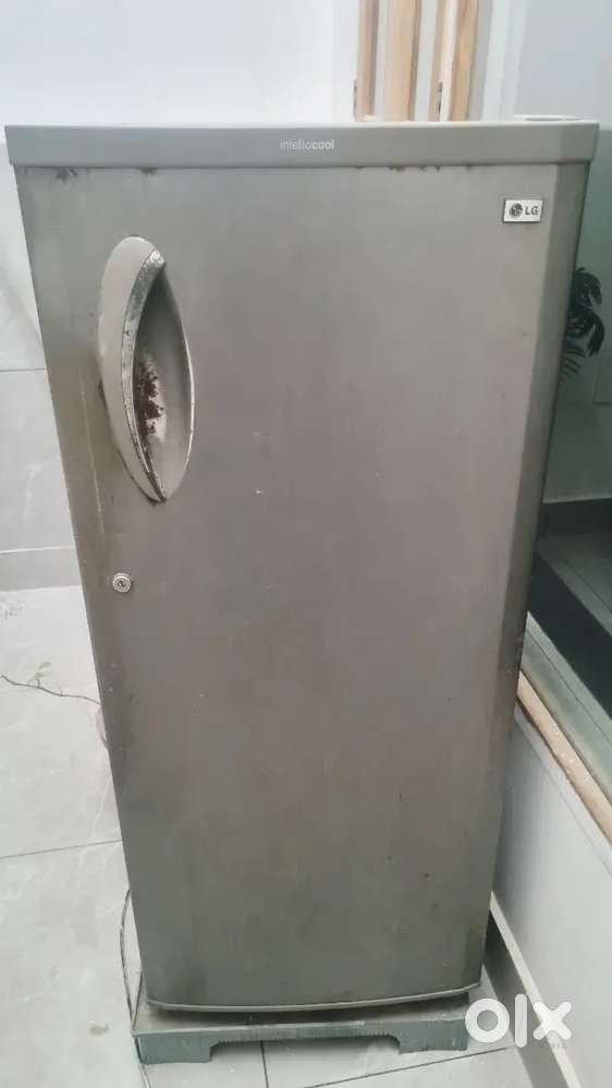 LG refrigerator 210 liter urgent