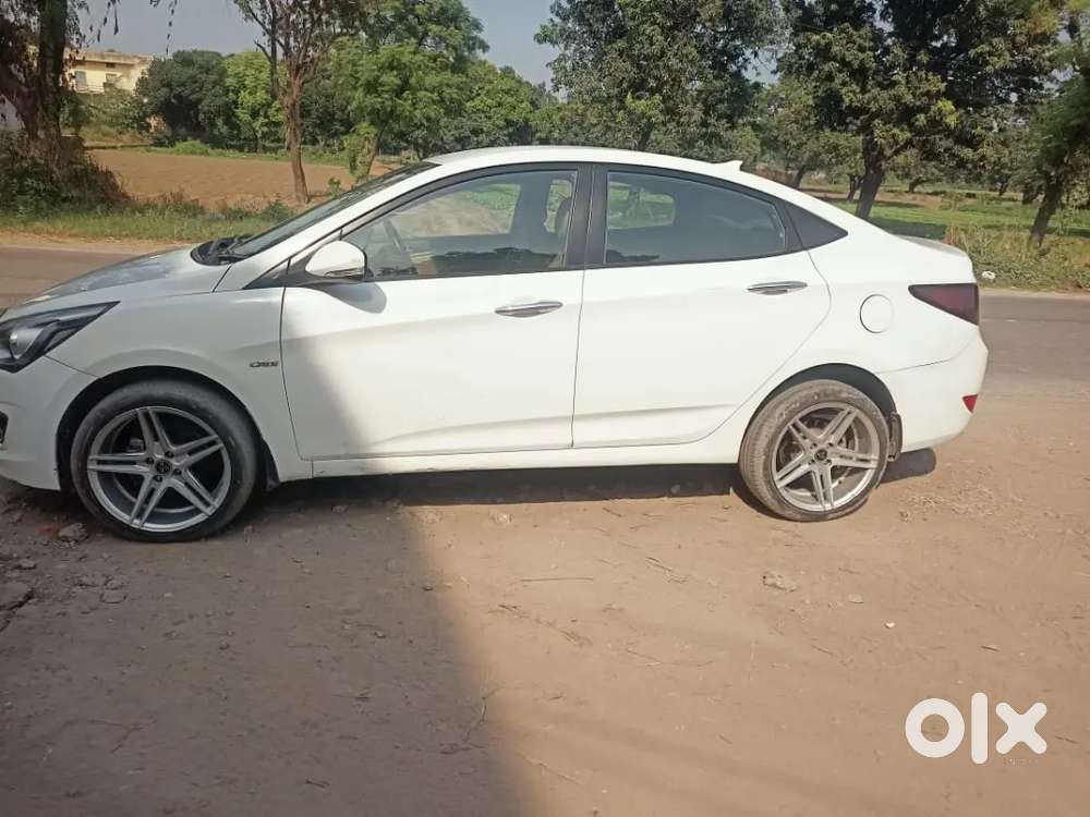 Hyundai Fluidic Verna 2015