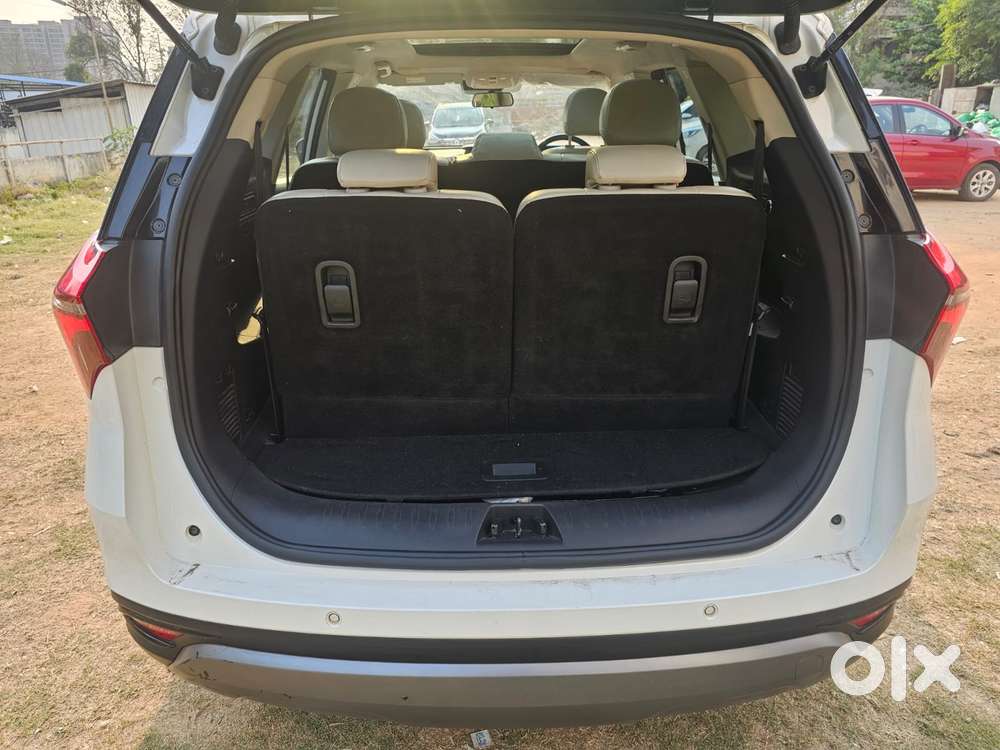 Mahindra Xuv700 2.2 Ax 7 Diesel Mt Luxury Pack Str, 2022, Diesel