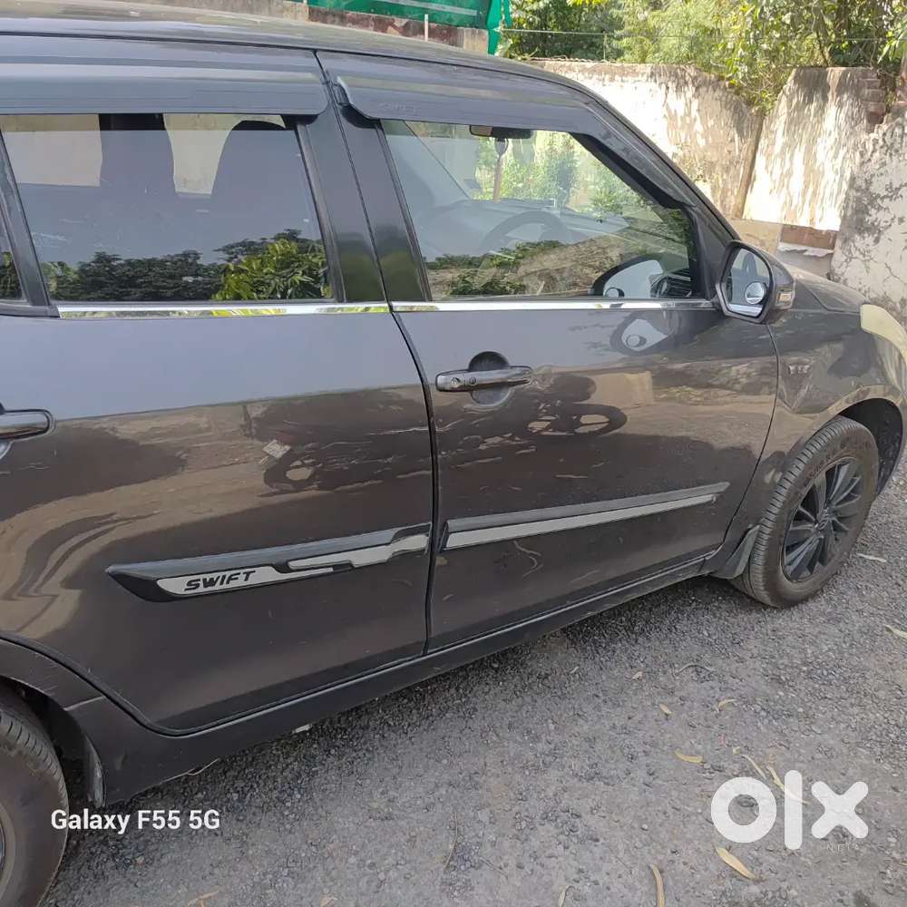 Maruti Suzuki Swift 2015 Petrol 75000 Km Driven