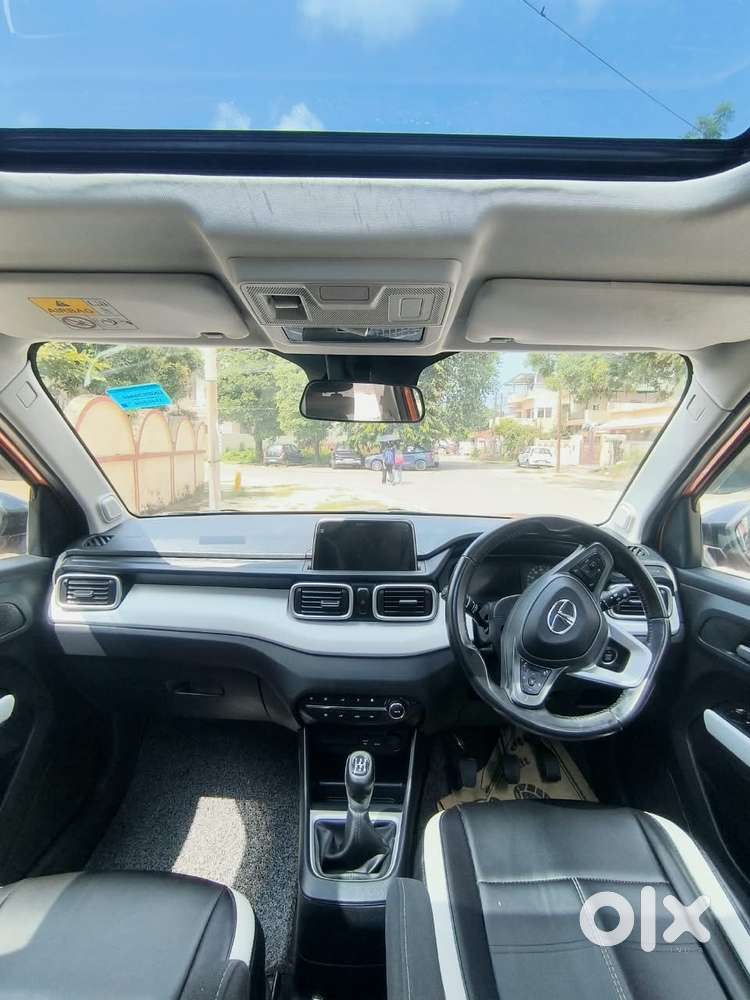 Tata Punch Accomplished Dazzle Mt Sunroof, 2024, Petrol
