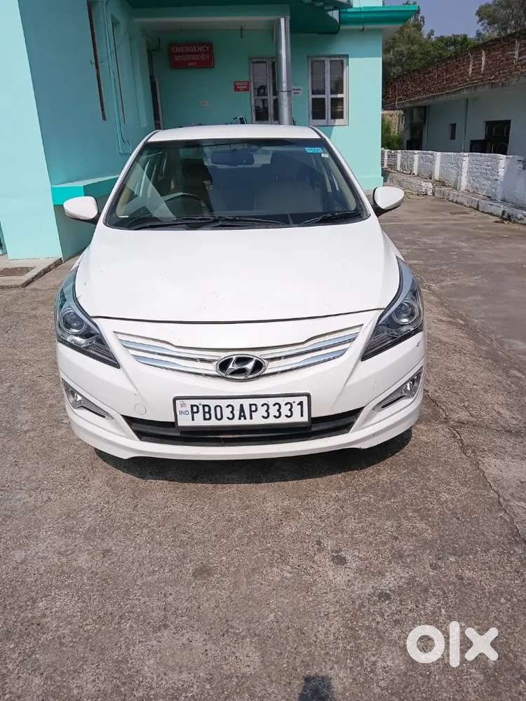Fluidic Hyundai Verna White