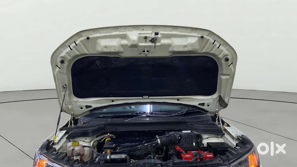 Mahindra Xuv300 W8 Option, 2021, Petrol