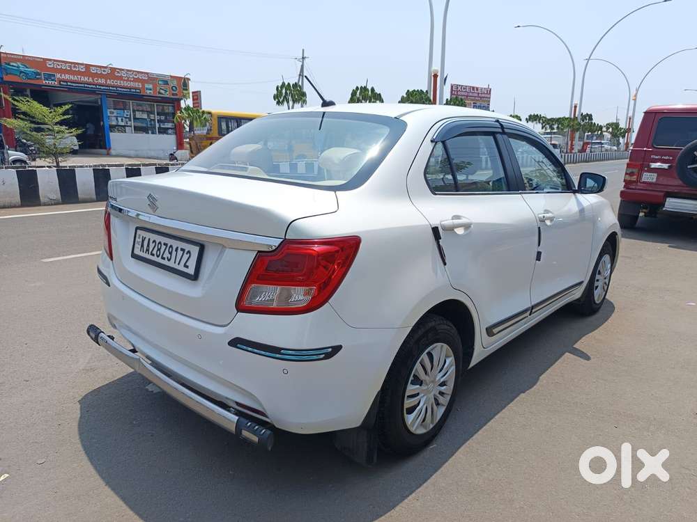 Maruti Suzuki Dzire 1.2 Vxi, 2022, Petrol