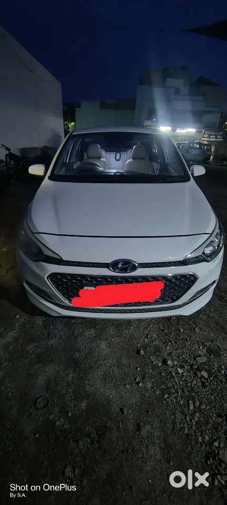 Hyundai I20 2016 Petrol Well Maintained Family Used.