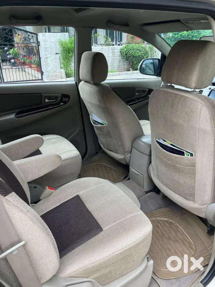Toyota Innova 2.5 V 2012 , New Tyer