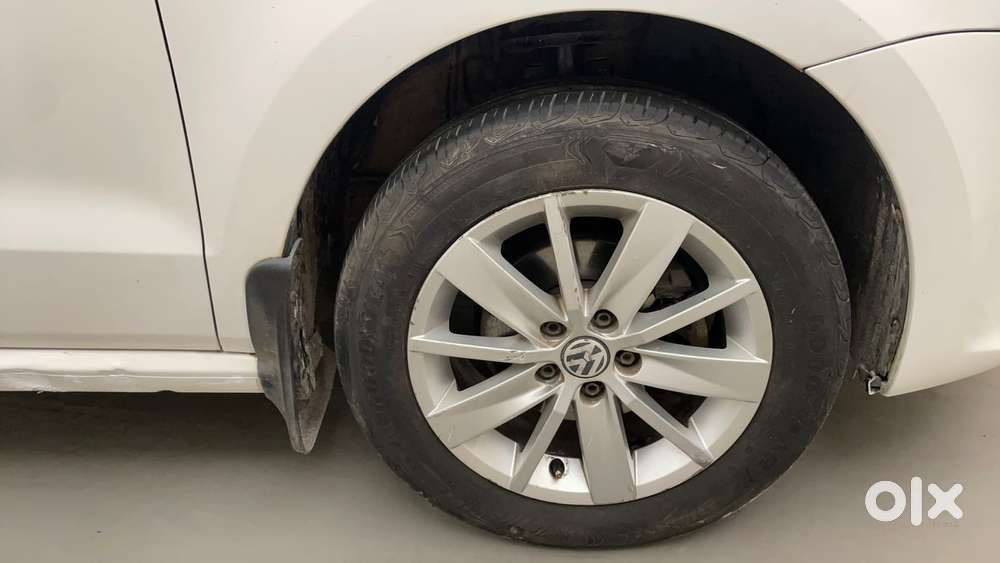 Volkswagen Polo Petrol Highline 1.2l, 2015, Petrol