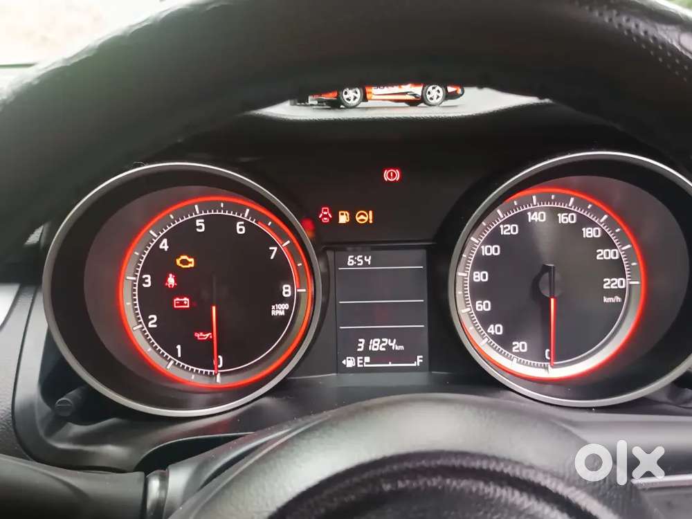 Maruti Suzuki Swift Vxi 2018