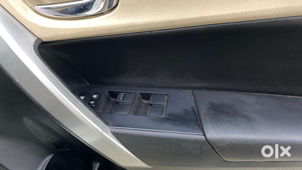 Toyota Corolla Altis 2013-2017 Vl At, 2016, Petrol