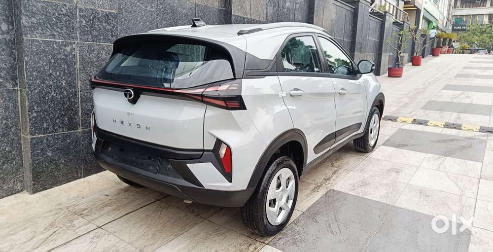 Tata Nexon Pure 1.2 Revotron Petrol 6 Mt, 2025, Petrol