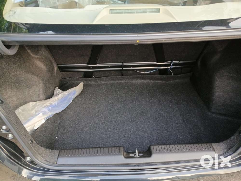 Maruti Suzuki Dzire 1.2 Vxi, 2025, Petrol