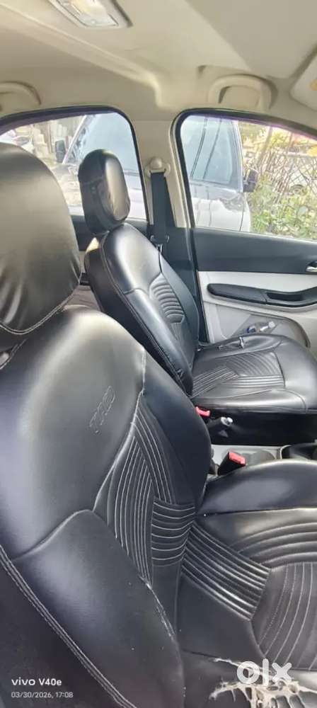 बर्रा 8 Ramgopal Chauraha Kanpur Nagar