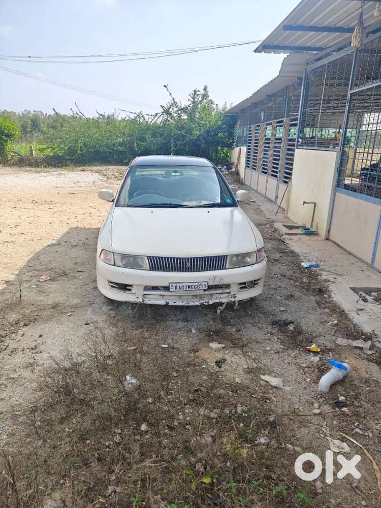 White Mitsubishi Lancer Sedan &ndash; For Sale