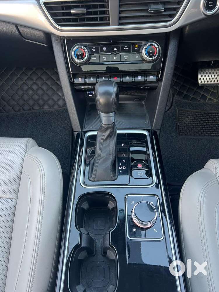 Mahindra Xuv700 2.2 Ax 7 Diesel At Str, 2023, Diesel