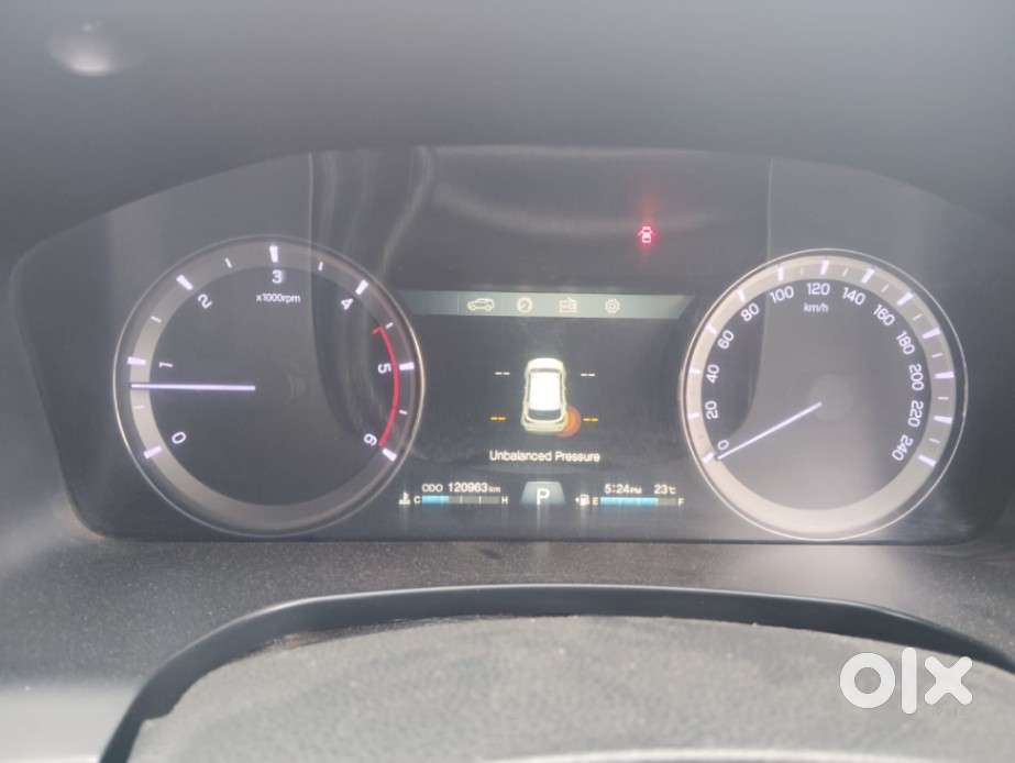 Mahindra Alturas G4 4wd At, 2018, Diesel