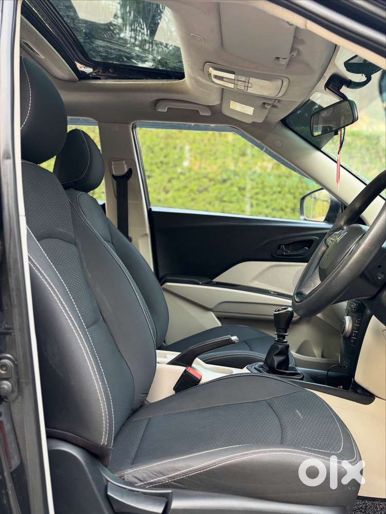 Mahindra Xuv300 W8, 2023, Petrol