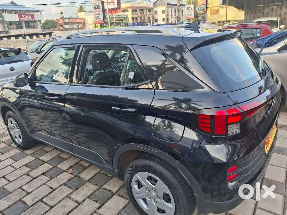Hyundai Venue S 1.2 Petrol, 2022, Petrol
