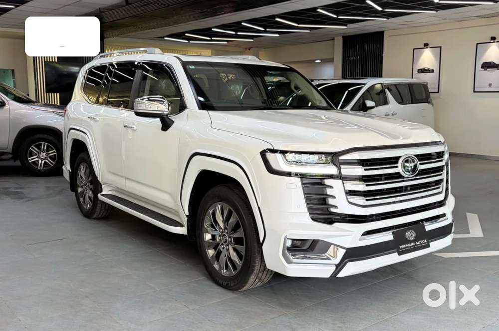 Toyota Land Cruiser V8 Petrol, 2026, Petrol
