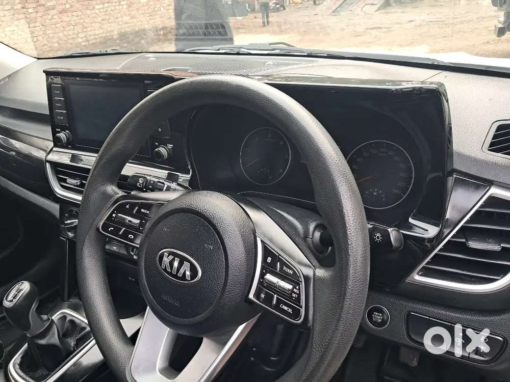 Kia Seltos Htk + White