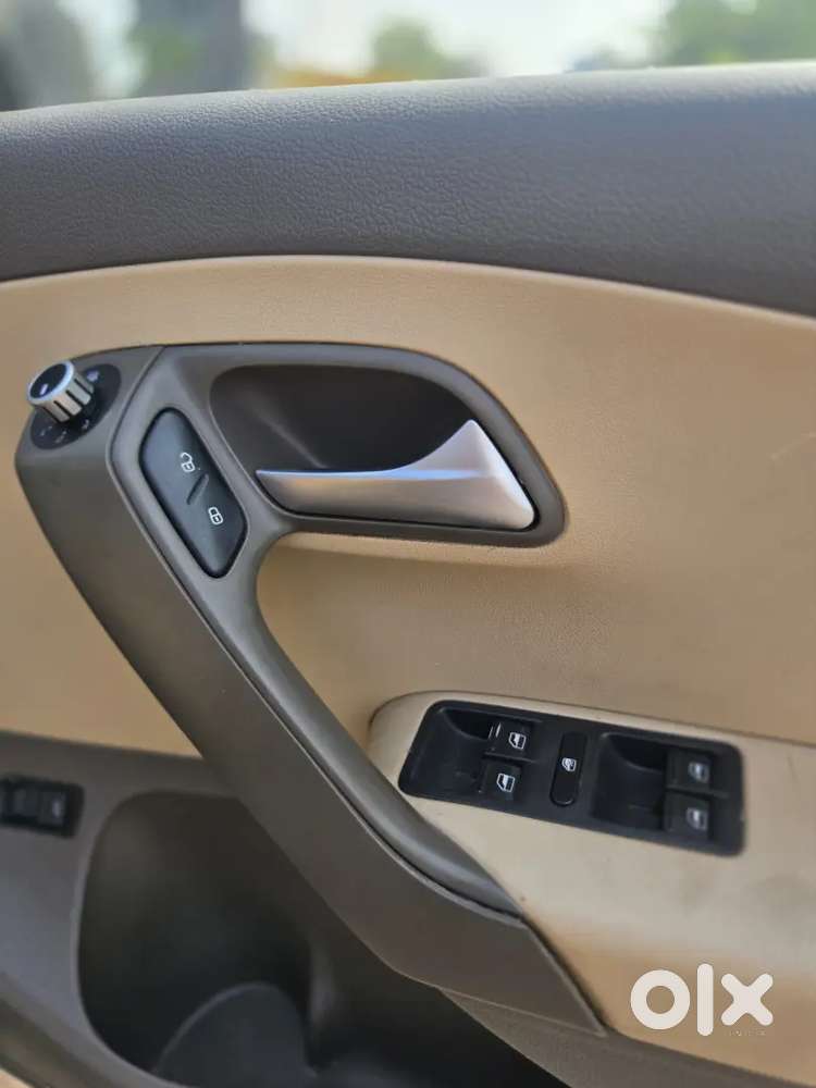 Volkswagen Vento Highline Automatic 2016 Petrol